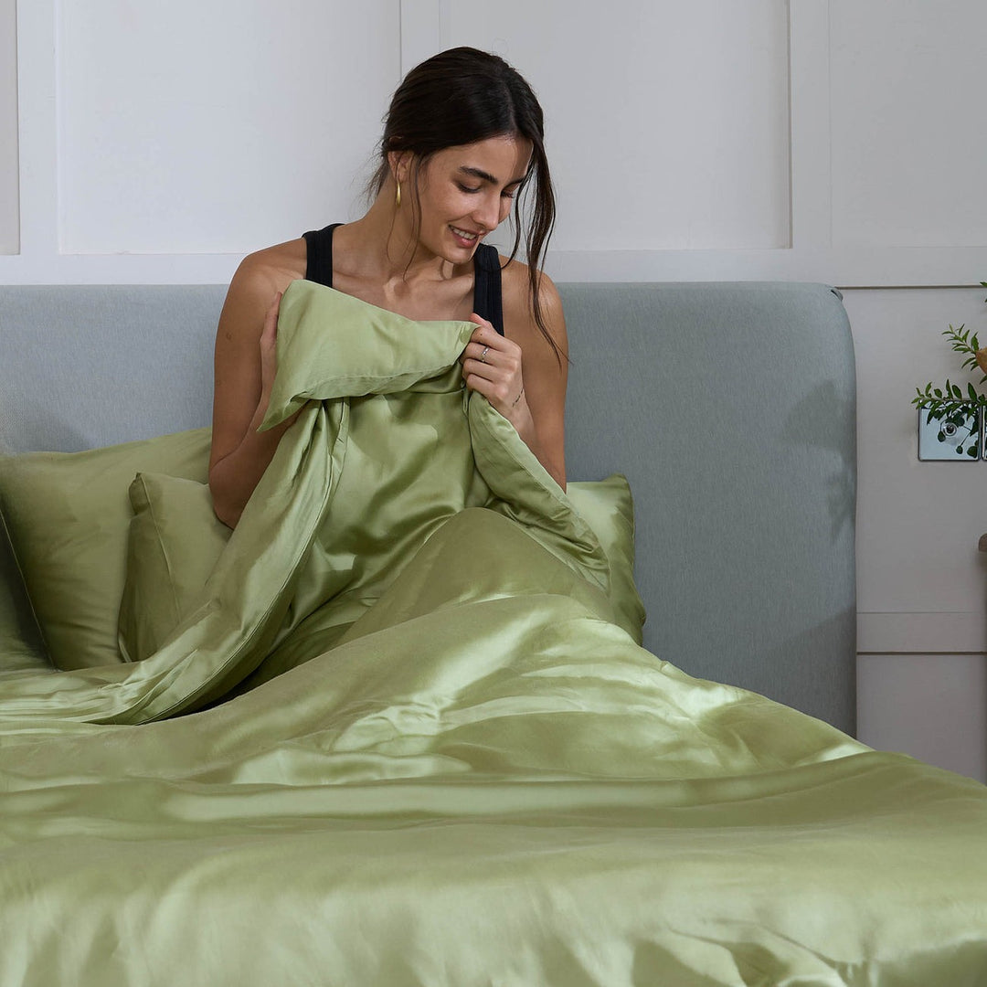 Bamboo Bedding Set  Pet Hair Repellent & Family-Friendly
