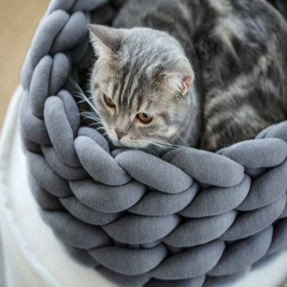 CozyWeave Rope Pet Bed – Breathable Comfort for Restful Sleep