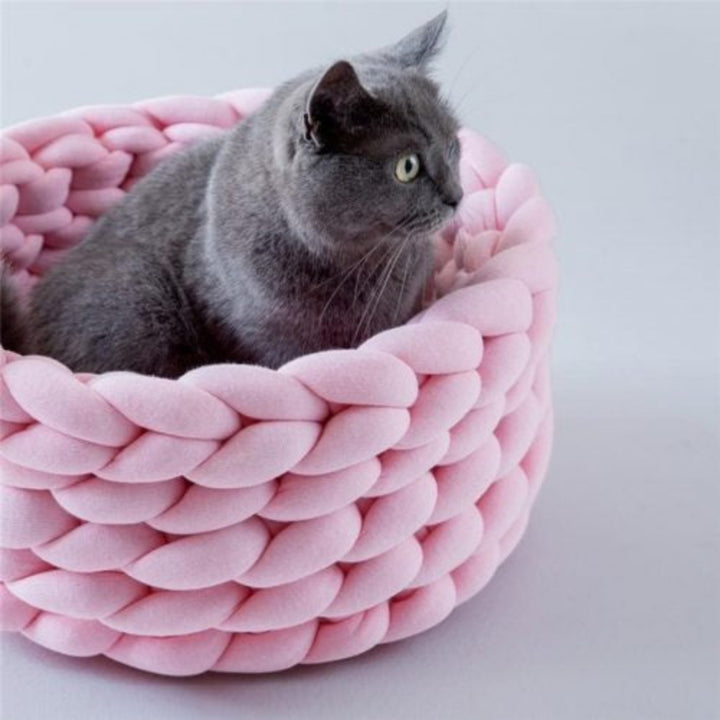 CozyWeave Rope Pet Bed – Breathable Comfort for Restful Sleep