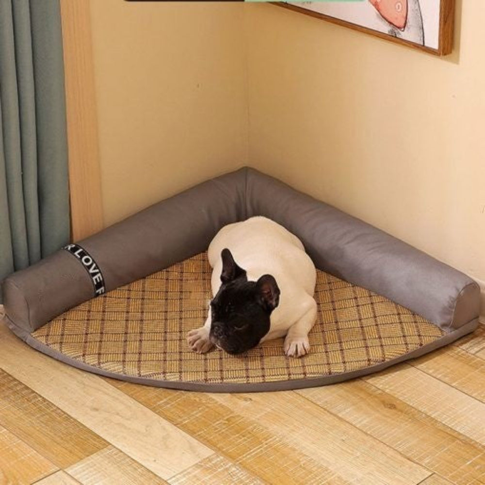 ChillCorner Pet Bed – Space-Saving Cooling Comfort for Hot Days