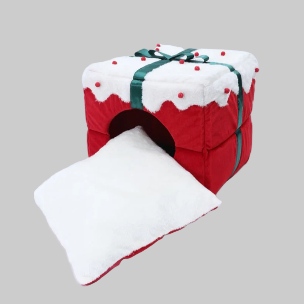 Semi-Enclosed Christmas-Themed Dog & Cat Bed