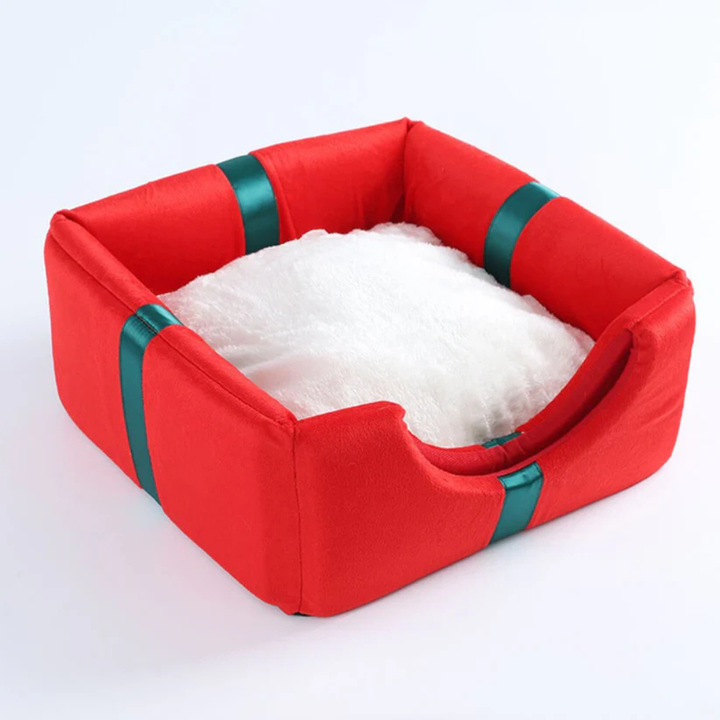 Semi-Enclosed Christmas-Themed Dog & Cat Bed